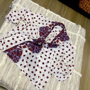 - Liz Claiborne Womens paisley red purple front Wrap drop Style Blouse siz…